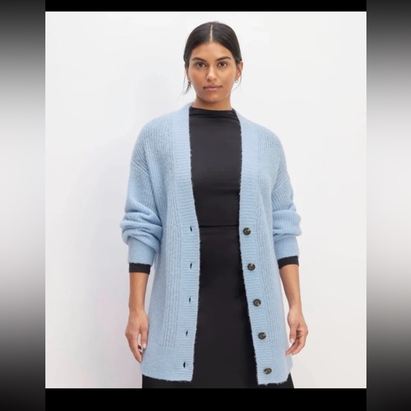 Everlane Sweaters - Everlane THE ALPACA OVERSIZED CARDIGAN 
size XXS oversized fits up to a Large